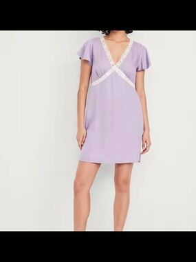Lace-Trim V-Neck dress in Lavender, Size XL, NEW WITH TAGS!!!